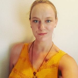 Meet your Posher, Cassandra